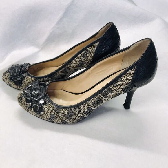GUESS Jaquard Women Kitten Heel Black Tan Sz  7.5 Buckle Logo Shoe Studs Y2k Vtg - Picture 3 of 8